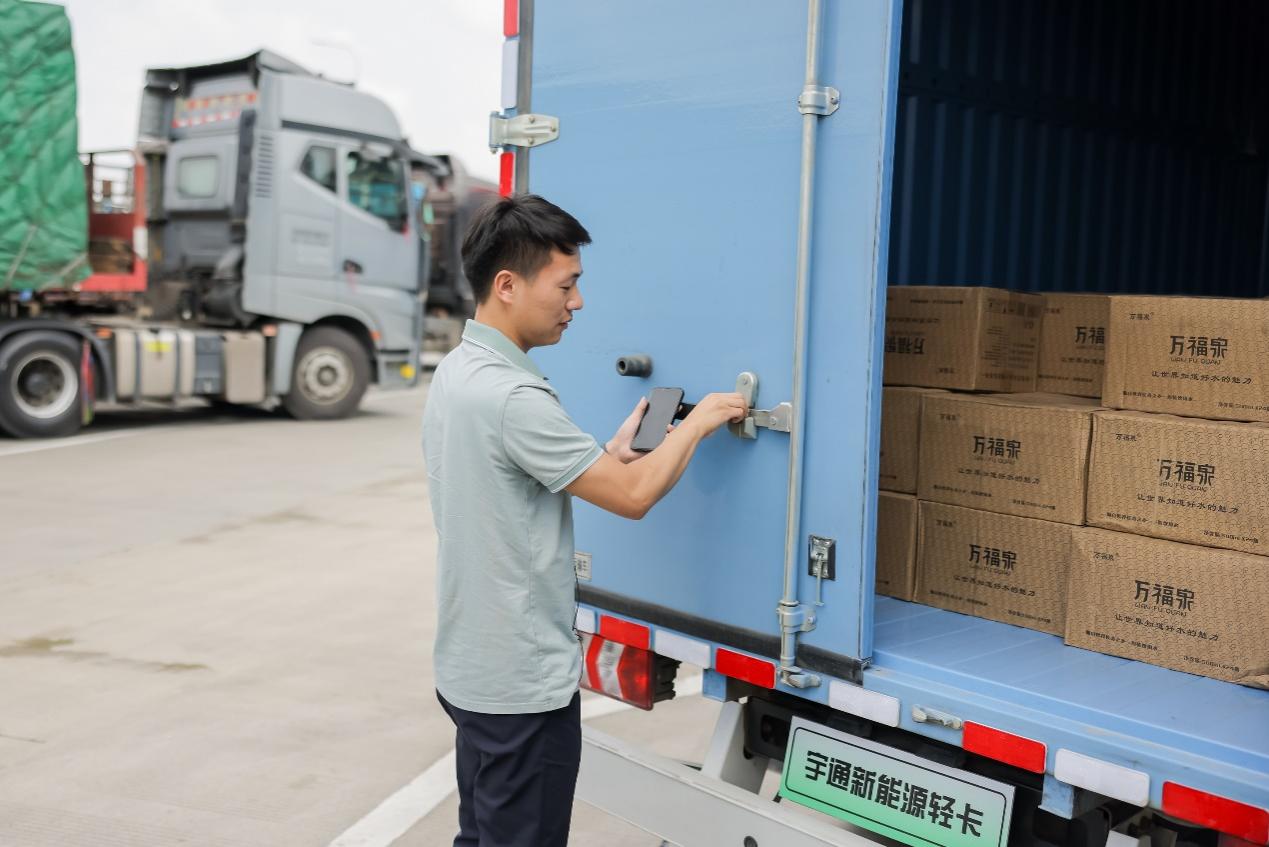 改变物流行业格完美体育网站局新能源轻卡必须先赢这一局