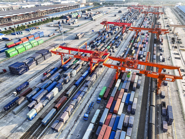 坚定信心推动经济持续向好——中国经济圆桌会解读2024年中央工作会议精神(图11)