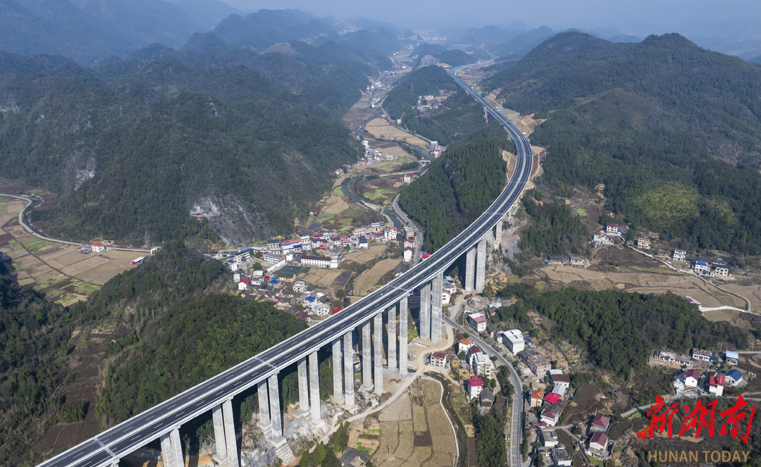 奋力绘就湖南交通运输高质量发展新图景——写在2025年全省交通运输工作会议召开之际(图2)