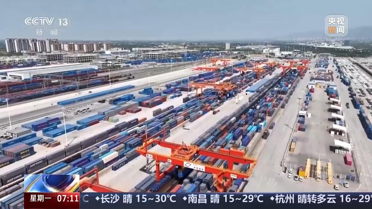 奋斗在春天里丨货物也能买“船票”了！看多式联运“一单制”的破局之路(图16)