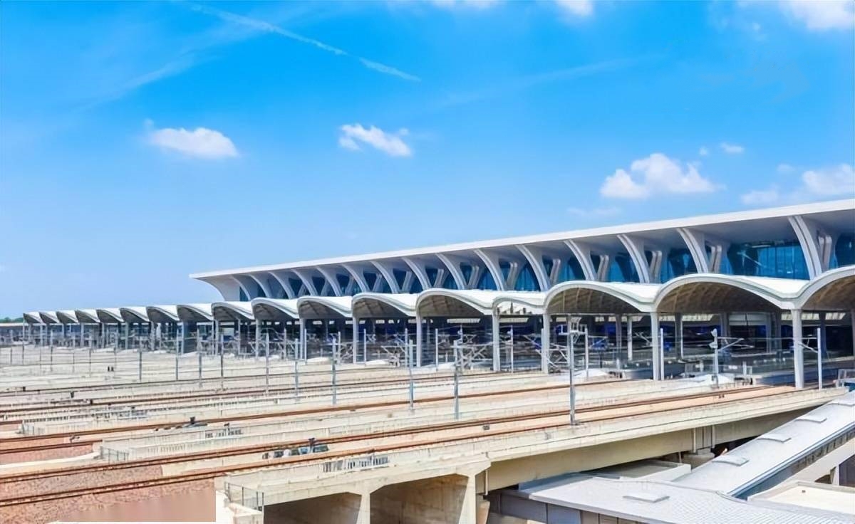 打造“超级枢纽”顺丰有大动作！物流头企缘何青睐郑州航空港？(图1)