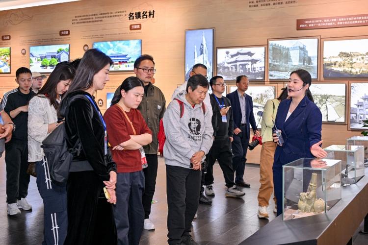 万千气象看山东丨网络名人走进临沂：触摸“商贸名城、物流之都”的新质生产力(图1)