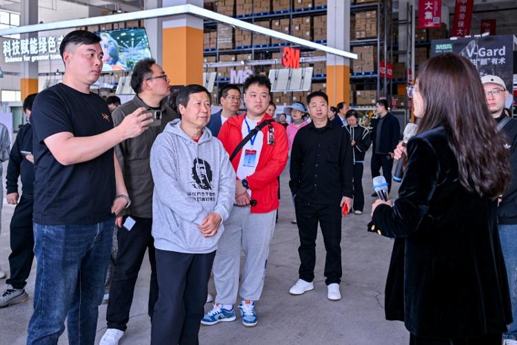万千气象看山东丨网络名人走进临沂：触摸“商贸名城、物流之都”的新质生产力(图3)