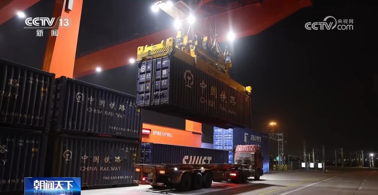 迈向“十五五”“钢铁驼队”驰新程完美体育网站(图3)