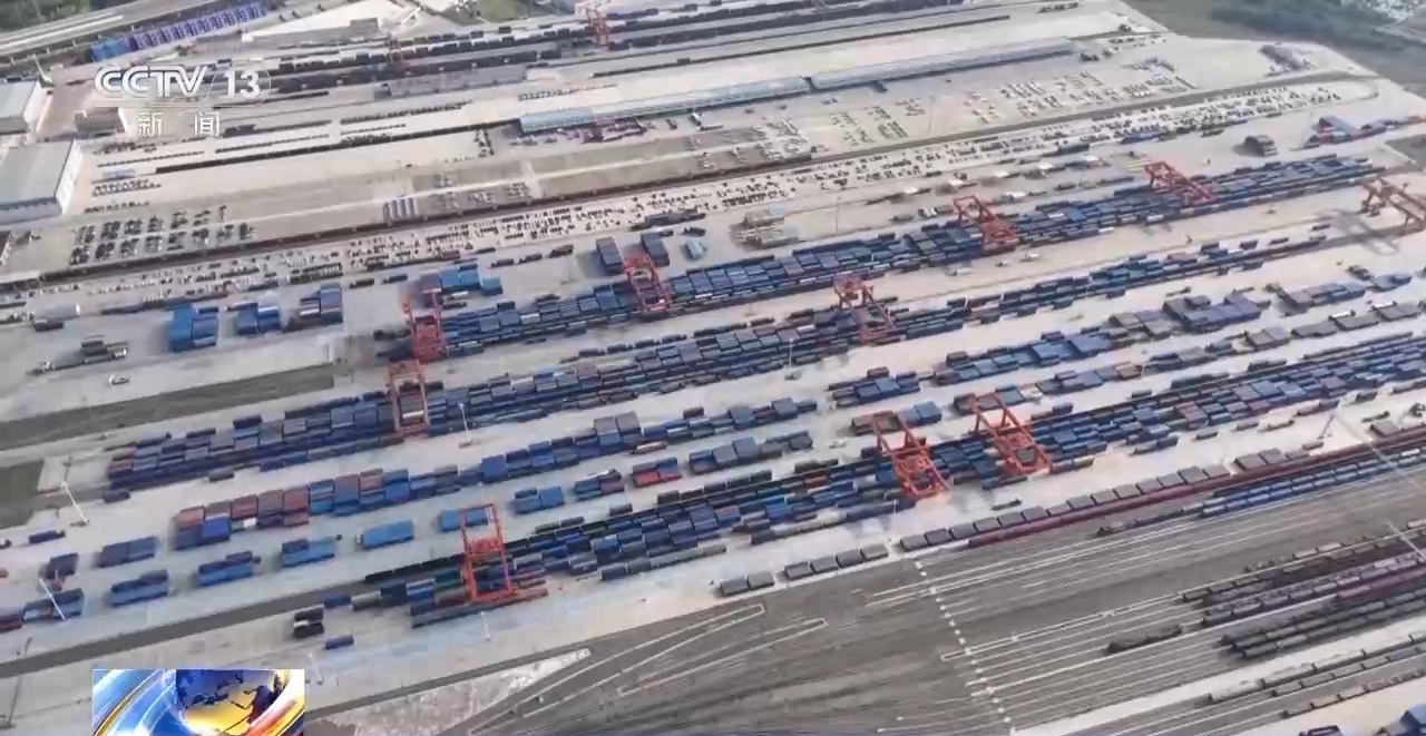 完美体育更密线路、更优服务、更高效率！新时代“钢铁驼队”正加速启程(图16)