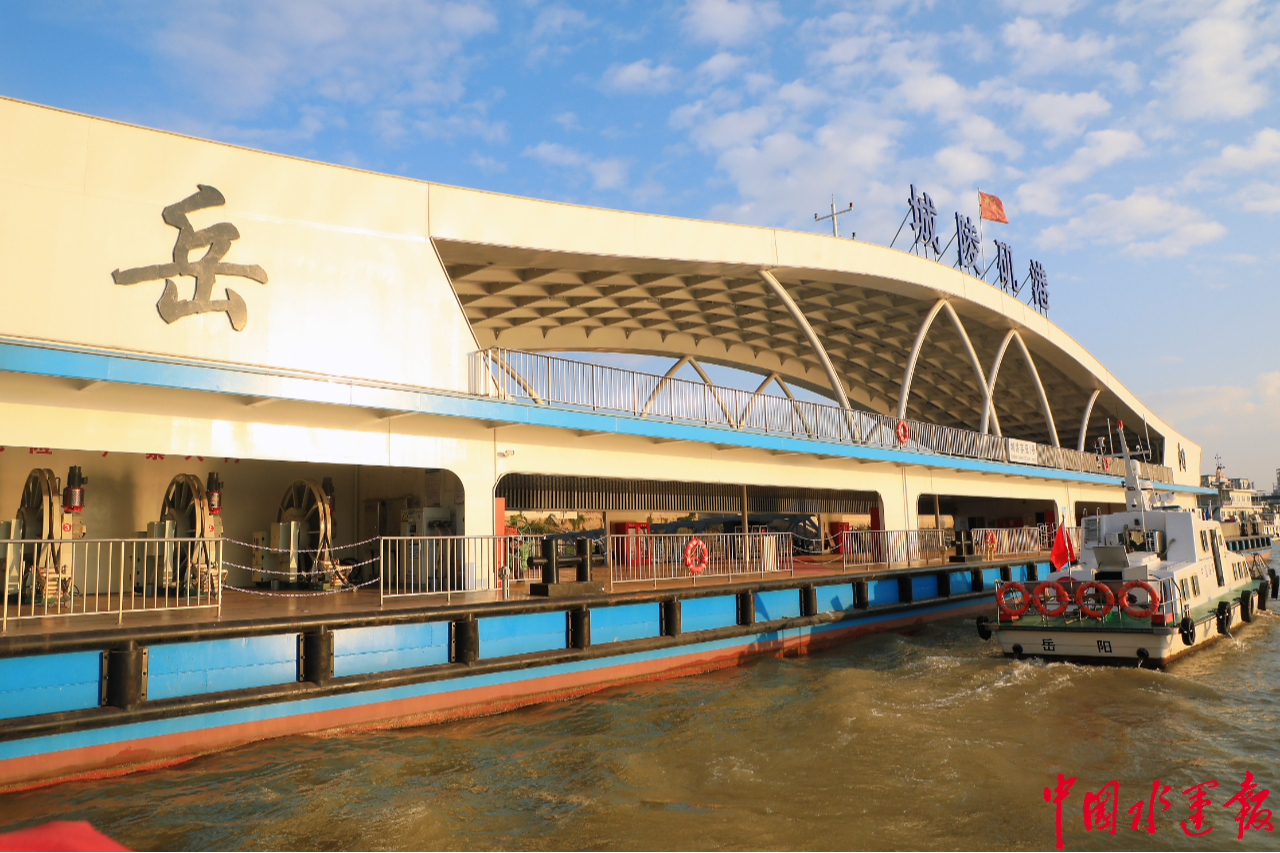 岳阳城港公司力争今年涟钢铁矿石中转量突破千万吨