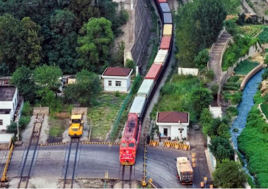 “连”通亚欧“云”畅物流连云港“十四五”铸就开放强支点(图2)