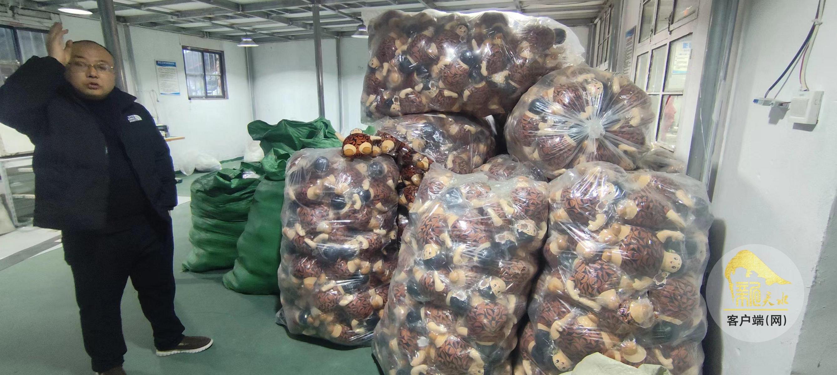 秦安县：小玩具“玩”转国际大市场巧手“织”就增收路(图2)