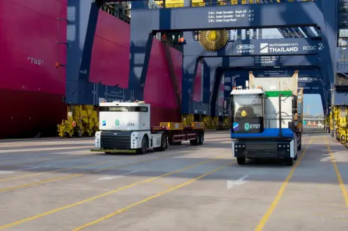 破除物流“最后一公里”流转瓶颈：无人驾驶牵引车在多场景下的应用实践(图2)