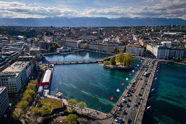 完美体育网站高端手表越来越贵全球最大表展释放了哪些信号(图2)