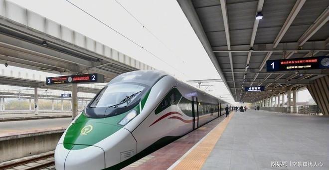 越南一口气跟中国签3条铁路！明明被美国拿捏为何越走越近？(图7)